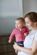 پستانک التراسافت ۶ تا ۱۸ ماه فیلیپس اونت مدل SCF223 صورتی کودک و مادر