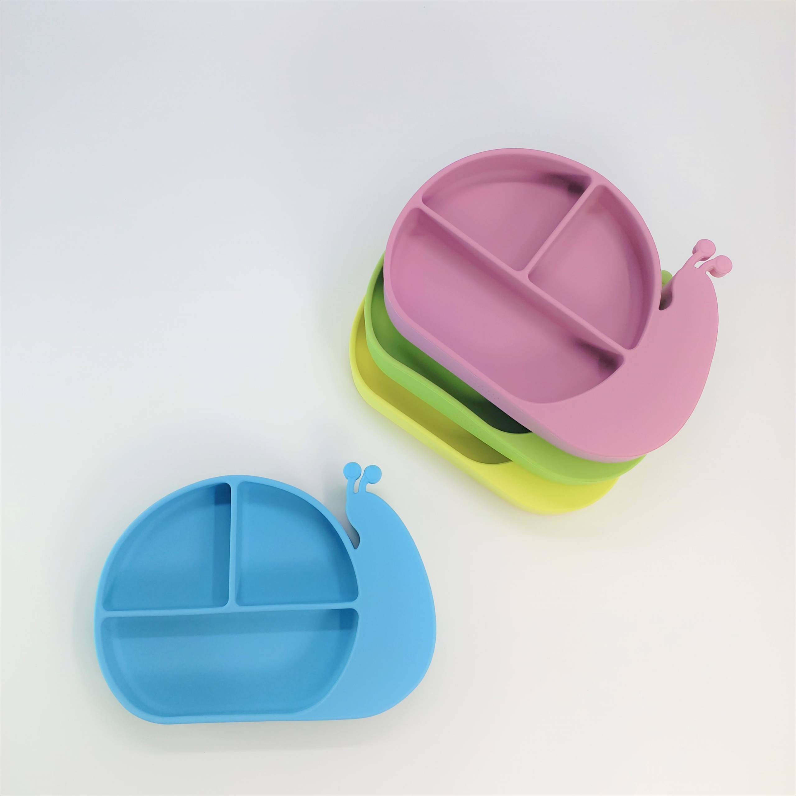 IMG_20230628_142555 بشقاب تقسیم شونده سیلیکونی مدل حلزون کاور