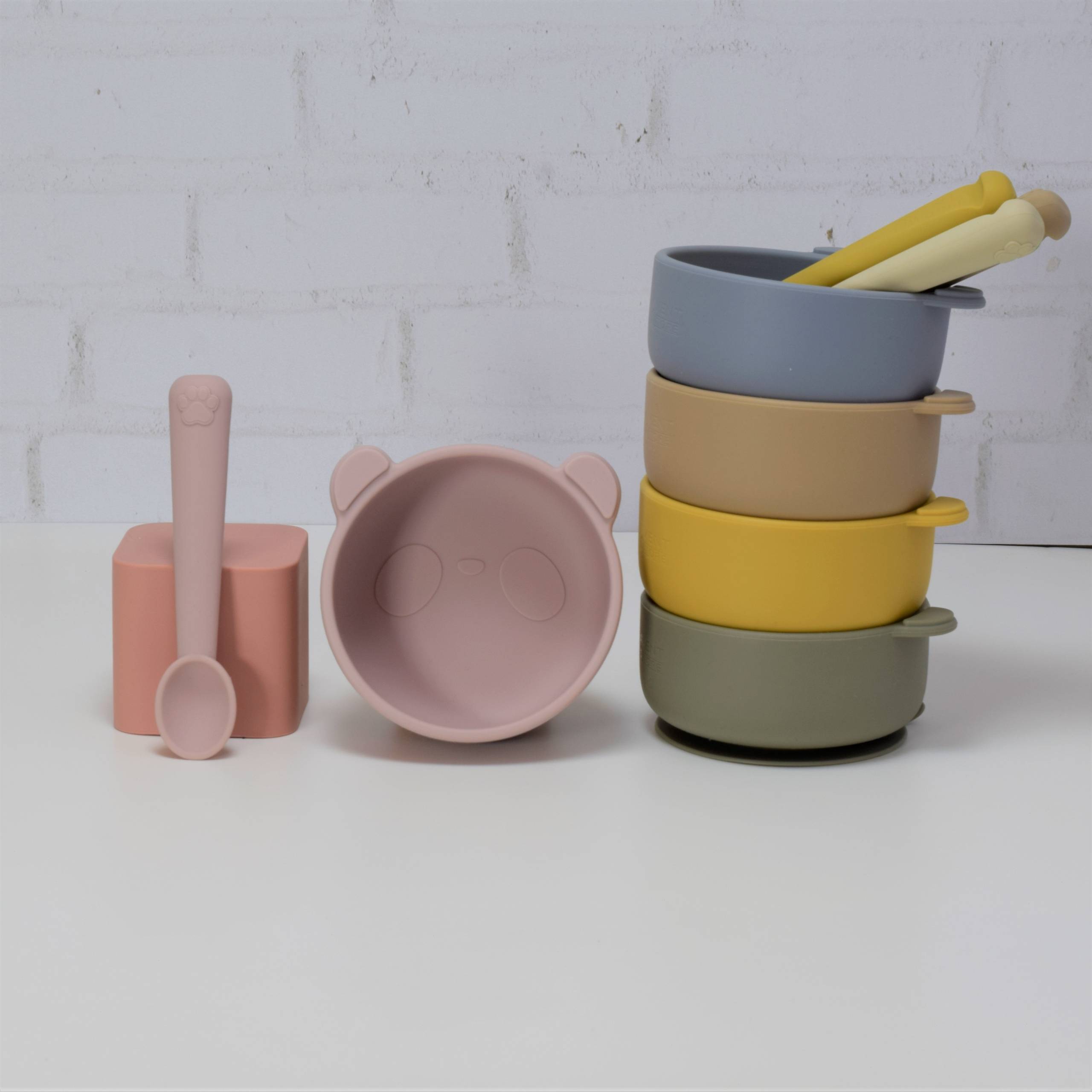 _DSC0027 (3) ست کاسه و قاشق سیلیکونی مدل پاندا کاور