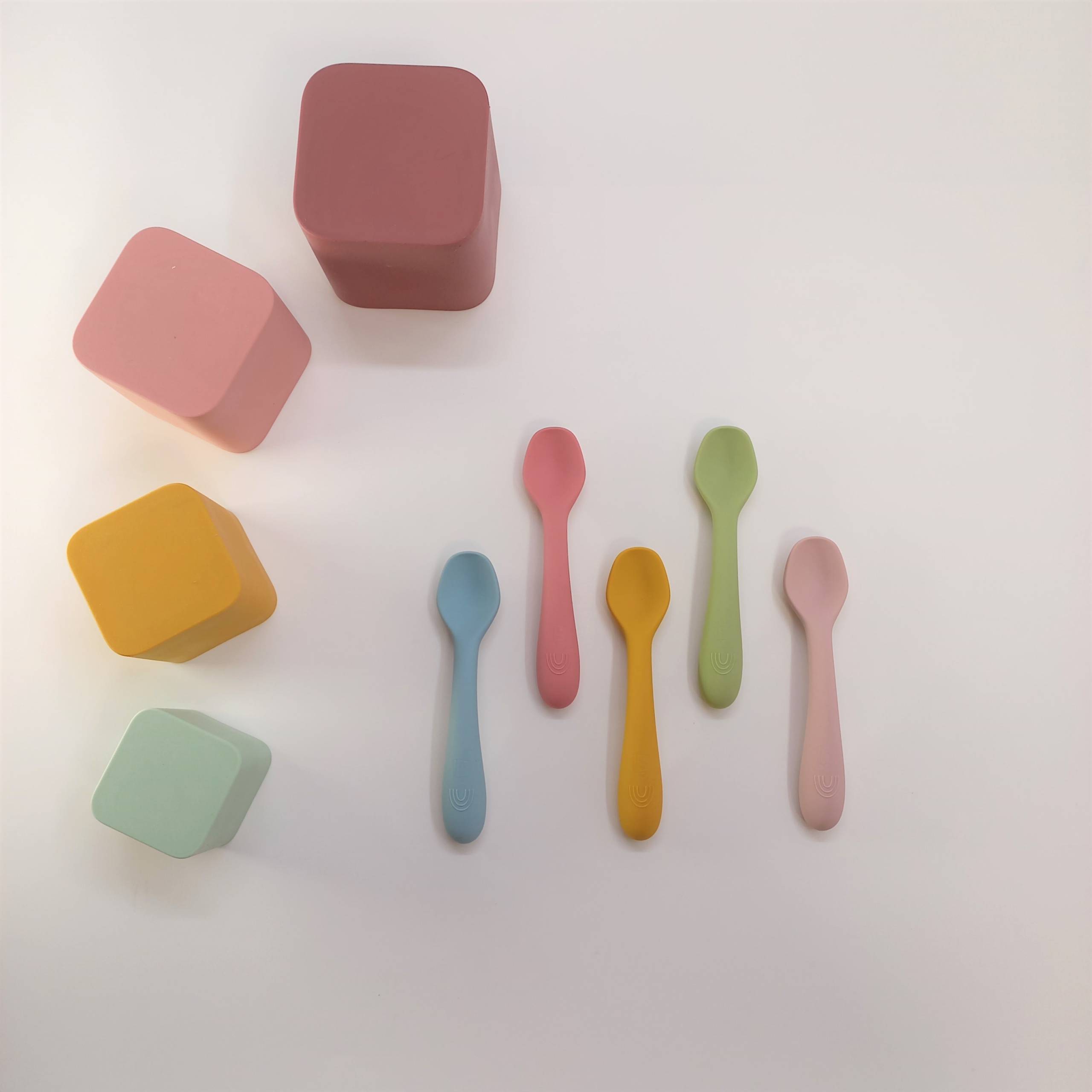 IMG_20230702_130022 قاشق تک سیلیکونی مدل رنگین کمان اونت استور