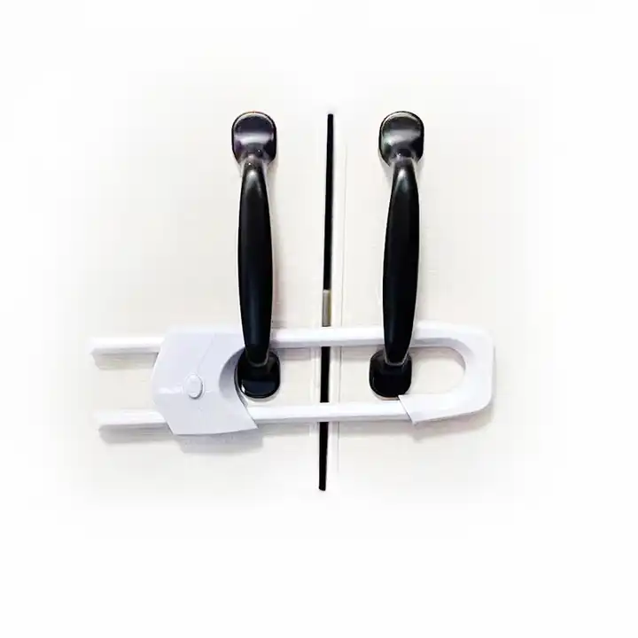 قفل کابینت کودک U شکل مدل ASR833 بسته ۲ عددی 2 قفل کابینت کودک U شکل مدل ASR833 بسته ۲ عددی 1