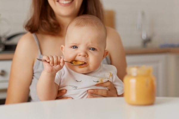 طرز تهیه پوره سیب برای نوزاد 2 پوره سیب نوزاد