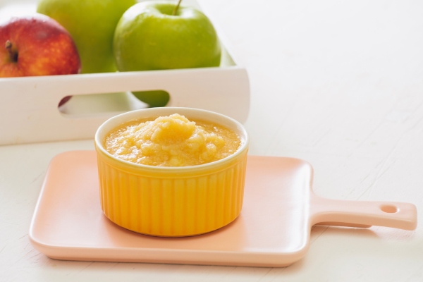 طرز تهیه پوره سیب برای نوزاد 5 طرز تهیه پوره سیب برای نوزاد