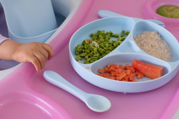 مواد غذایی آهن دار برای نوزاد 2 غذاهای آهن دار برای نوزادان