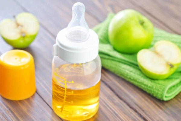 خواص سیب برای نوزاد 4 فواید سیب برای نوزاد