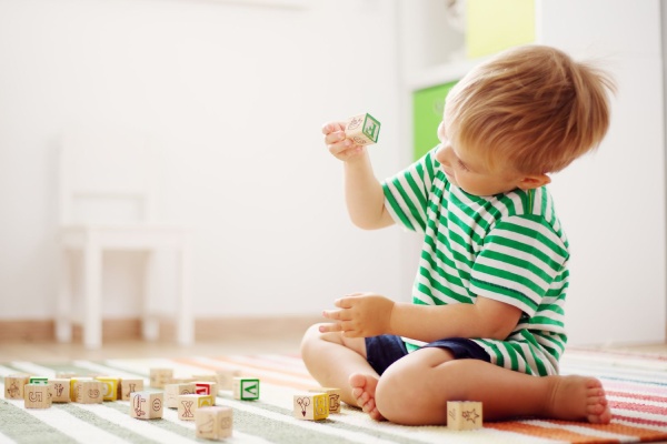 عوارض خوردن شیر خشک بعد از دو سالگی چیست؟ 3 عوارض شیر خشک بعد از دوسالگی