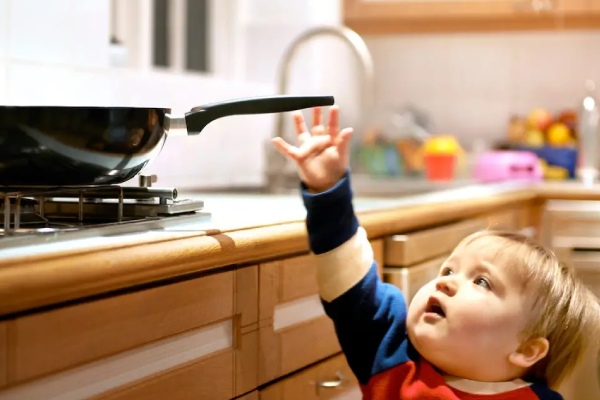 ایمن سازی آشپزخانه برای کودک