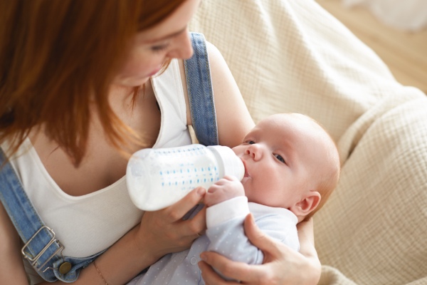 میزان شیر مورد نیاز نوزاد 3 مقدار شیر مورد نیاز نوزاد