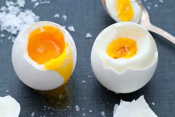 چگونه به نوزاد تخم مرغ بدهیم؟ 4 طریقه دادن تخم مرغ به نوزاد