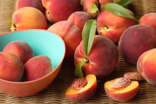 آیا هلو برای نوزاد مفید است؟ 6 خواص هلو برای کودکان