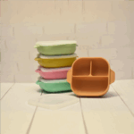 بشقاب تقسیم‌شده سیلیکونی درپوش‌دار کودک مدل ASE820