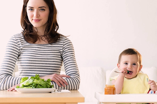 کدام مواد غذایی باعث افزایش شیر مادر می شود؟ 3 مواد غذایی برای افزایش شیر مادر