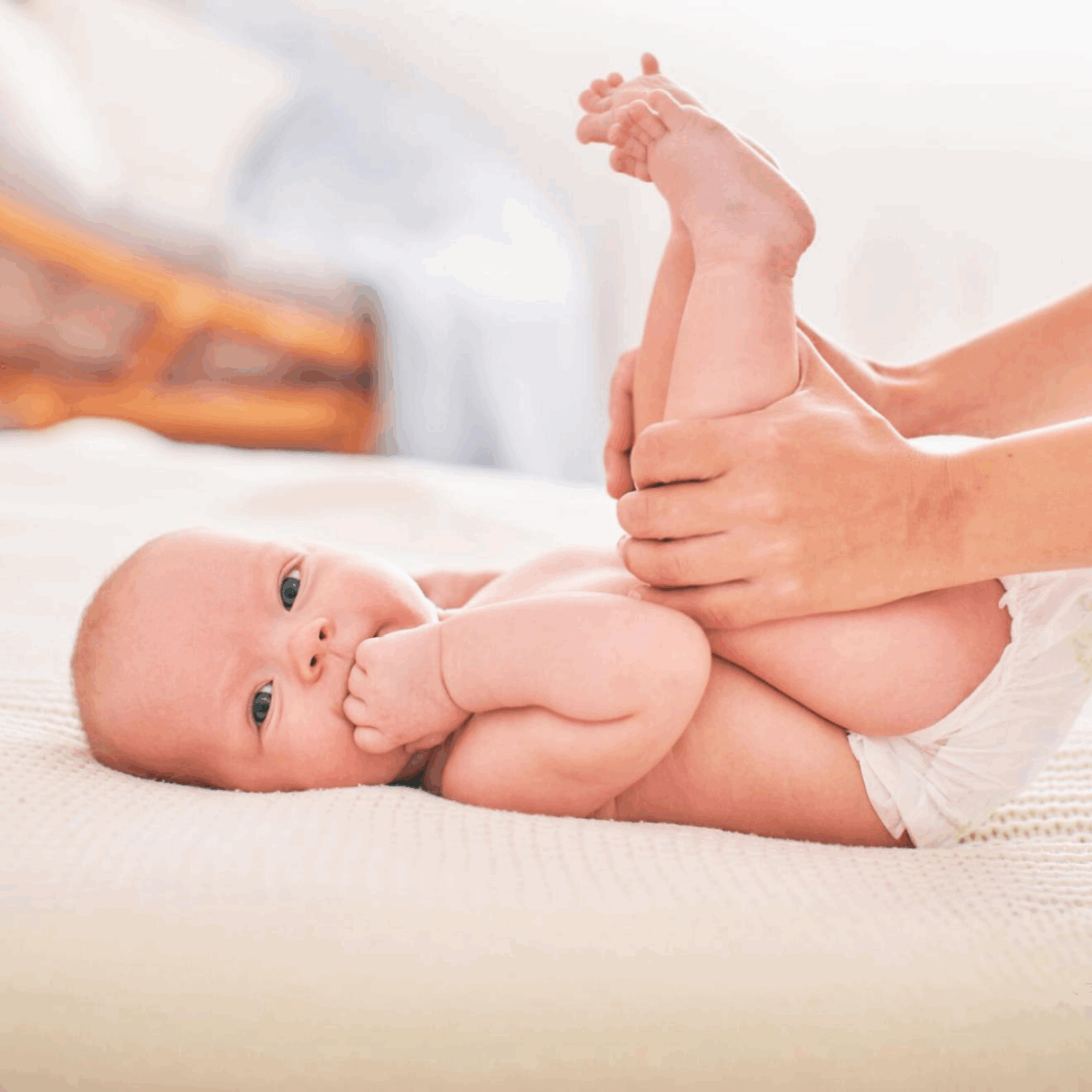 چگونه نفخ نوزاد را تسکین دهیم؟ راهکارهای مؤثر و خانگی برای آرام کردن کودک 8