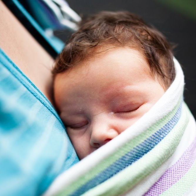 چگونه نفخ نوزاد را تسکین دهیم؟ راهکارهای مؤثر و خانگی برای آرام کردن کودک 15 چگونه نفخ نوزاد را تسکین دهیم؟ راهکارهای مؤثر و خانگی برای آرام کردن کودک 14